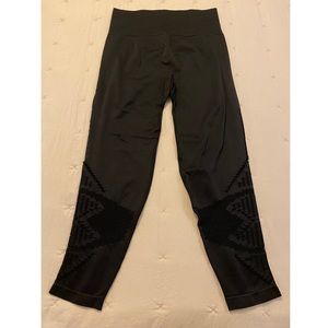 Victoria’s Secret Pink leggings